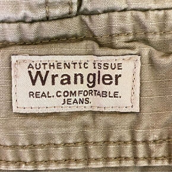 Wrangler Men's Khaki Cargo Shorts Mens Size 34 Lots of Pockets Casual - Picture 5 of 6